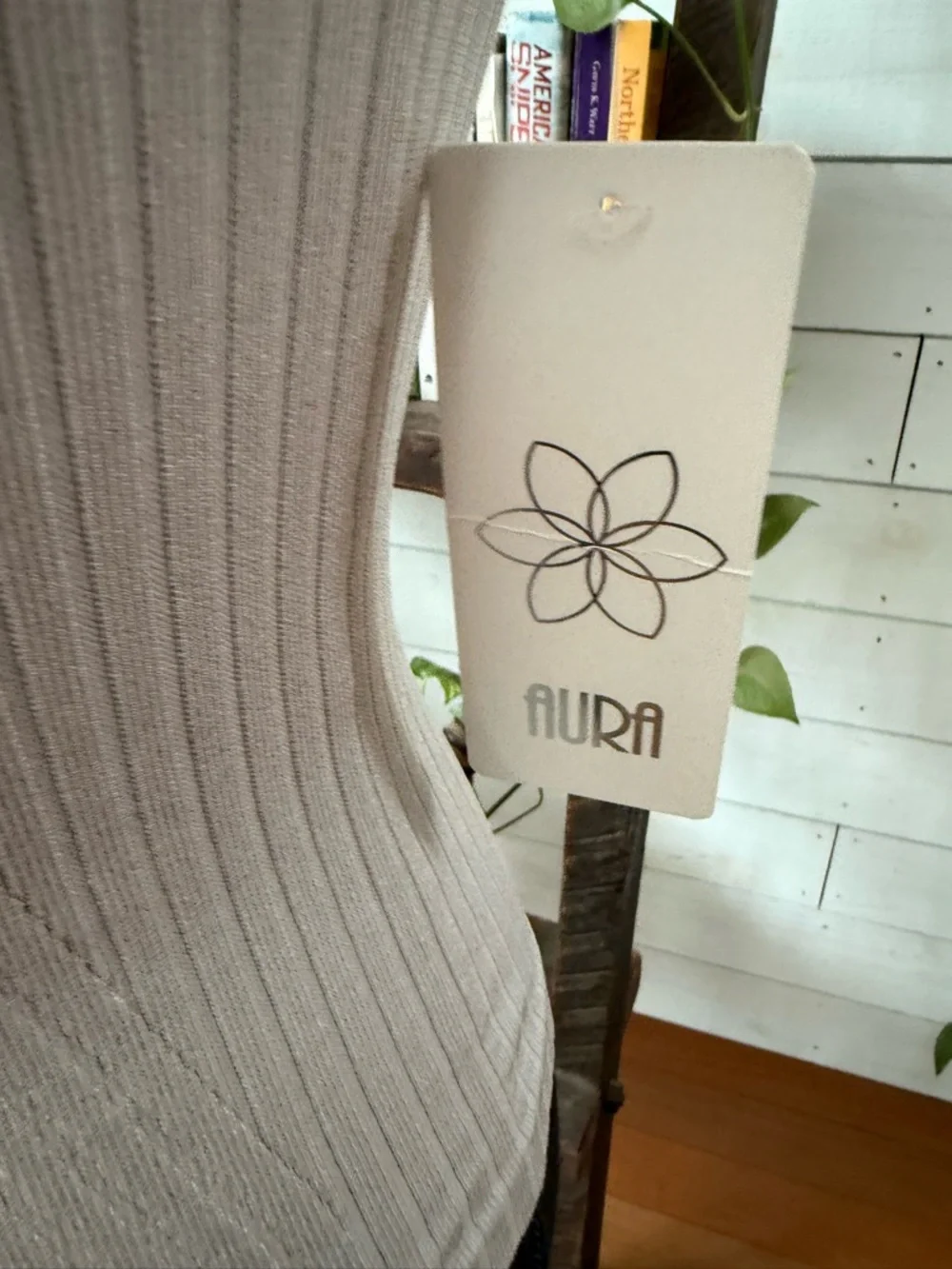 Aura Sleeveless Ribbed Turtleneck Top - Blush Pink - Picture 10 of 17